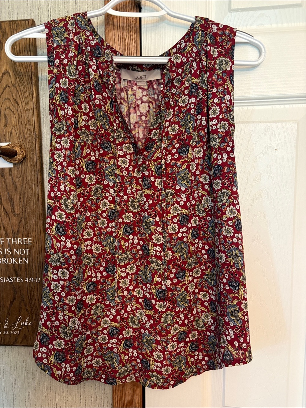 LOFT Red Floral V-Neck Sleeveless Camisole